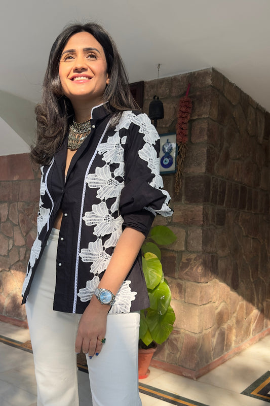 Black Poplin Shirt With Appliqué And Pearl (Mitali Wadhwa)
